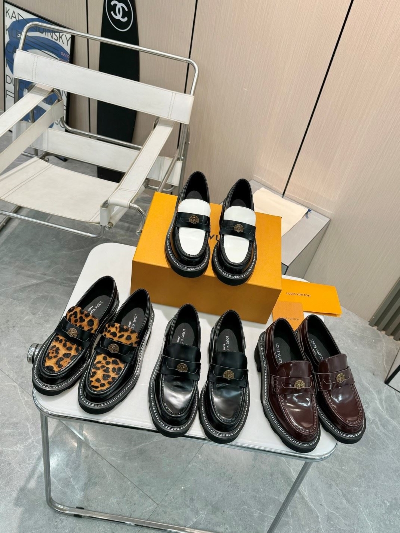 l0vis Vvtt0n loafers